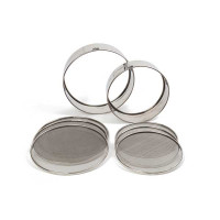 Stainless steel sieve with interchangeable bottoms